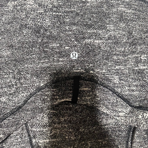 Lululemon Jacket. Size 4. - Picture 3 of 4